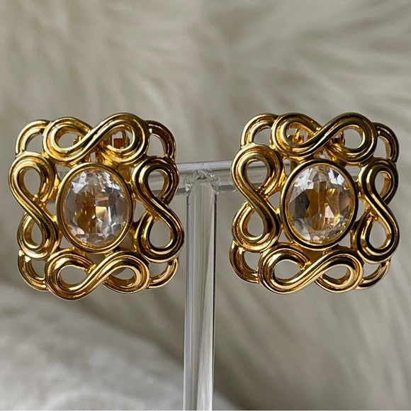 SWAROVSKI | VINTAGE | Gold Tone Large Bold Statement Clip On Earrings - Picture 13 of 13